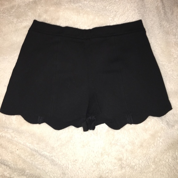 AKIRA Pants - High Waisted Scallop Shorts